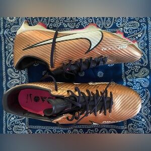 Nike Mercurial Vapor Academy. Size 10.5M.